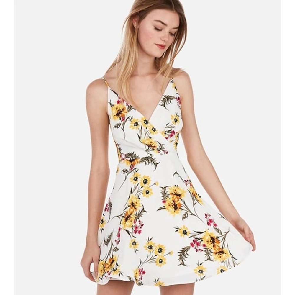Express Sleeveless Floral Dress Size Small MSRP $59.95